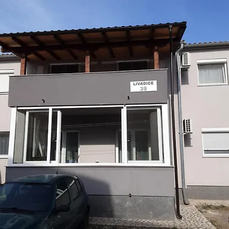 Apartma Igor S Parkiriscem Medulin
