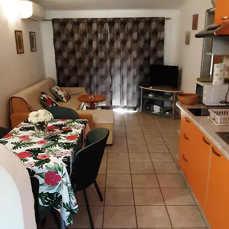 Apartment Apartma Igor S Parkiriscem Medulin