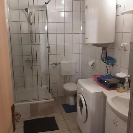 Apartma Igor S Parkiriscem Apartman *